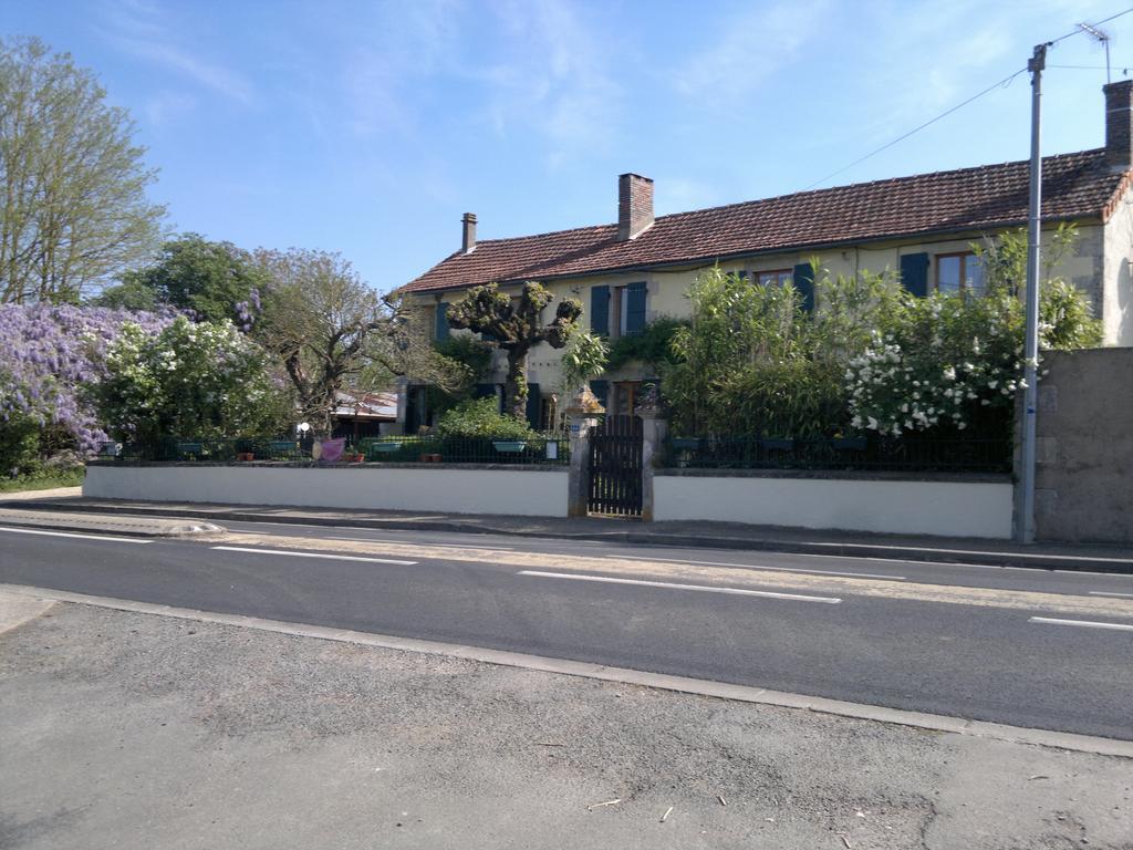 La Maison Jaune Bed and Breakfast Bouresse Buitenkant foto