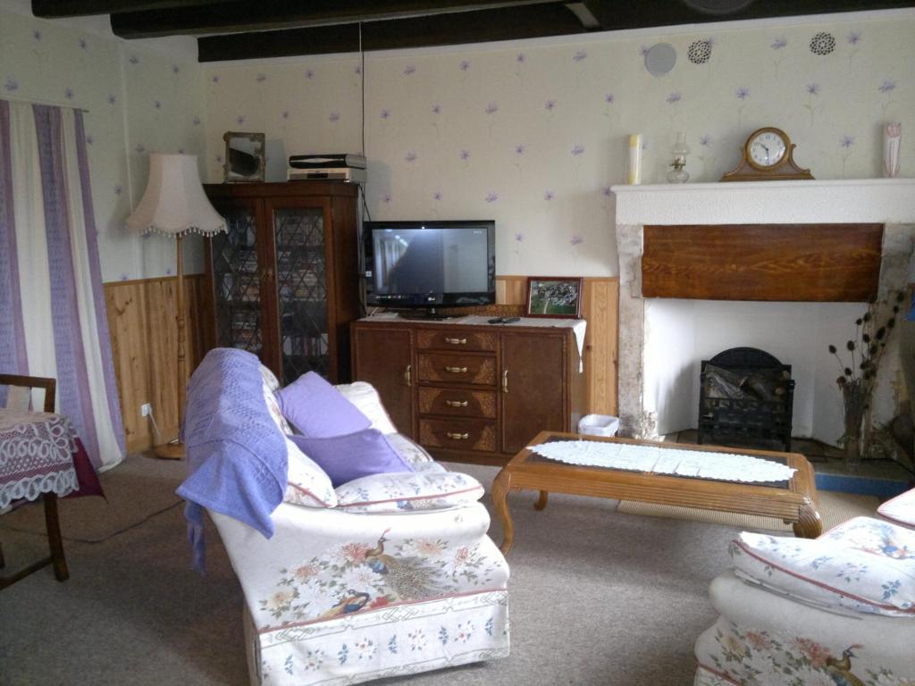 La Maison Jaune Bed and Breakfast Bouresse Buitenkant foto