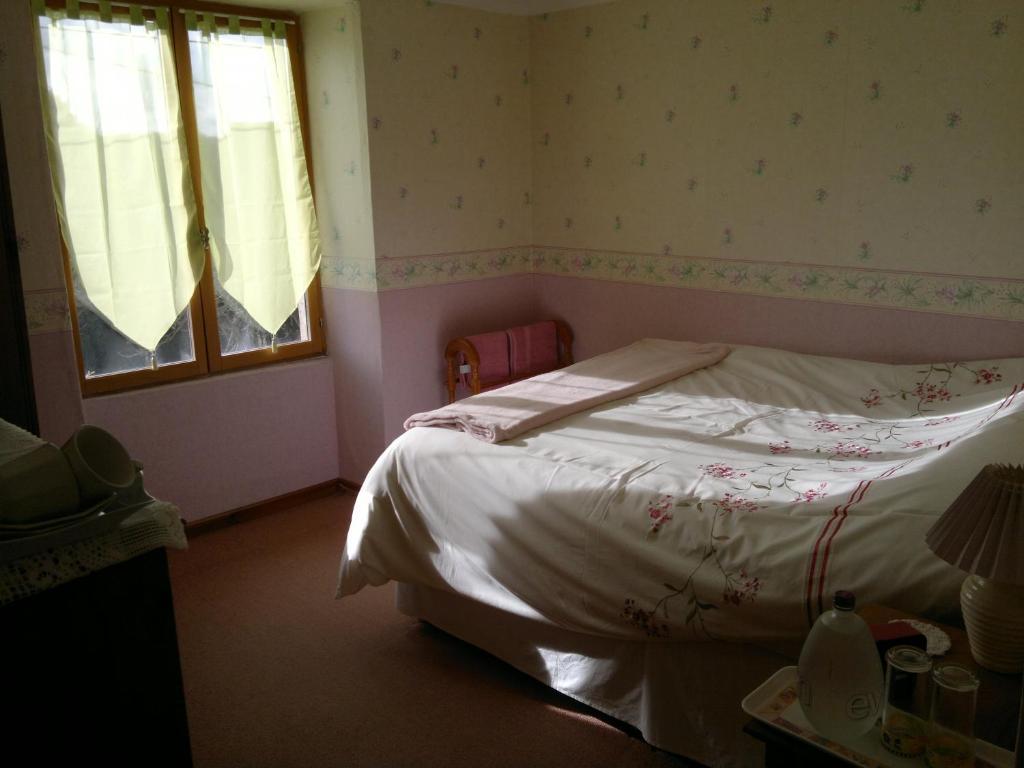La Maison Jaune Bed and Breakfast Bouresse Kamer foto